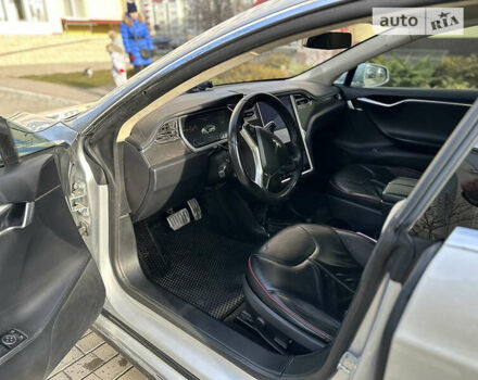 Серый Тесла Модель С, объемом двигателя 0 л и пробегом 100 тыс. км за 25800 $, фото 52 на Automoto.ua