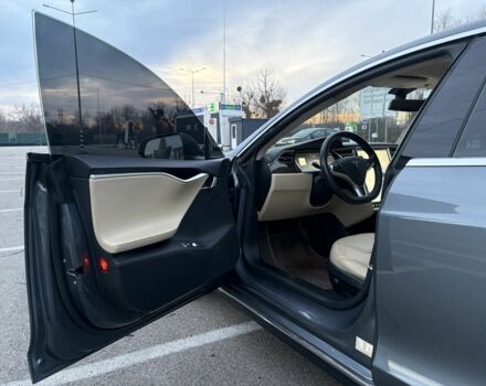 Серый Тесла Модель С, объемом двигателя 0 л и пробегом 230 тыс. км за 11000 $, фото 14 на Automoto.ua