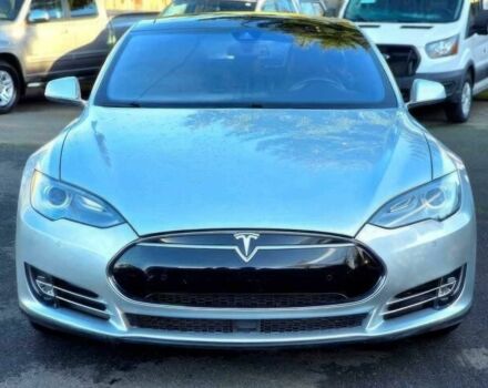 Серый Тесла Модель С, объемом двигателя 0 л и пробегом 82 тыс. км за 3700 $, фото 1 на Automoto.ua