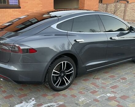 Серый Тесла Модель С, объемом двигателя 0 л и пробегом 136 тыс. км за 10999 $, фото 2 на Automoto.ua