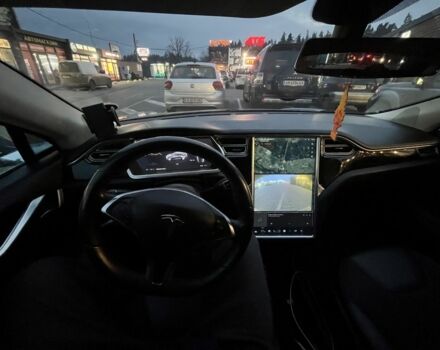 Серый Тесла Модель С, объемом двигателя 0 л и пробегом 180 тыс. км за 11700 $, фото 4 на Automoto.ua