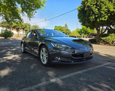 Серый Тесла Модель С, объемом двигателя 0 л и пробегом 77 тыс. км за 10000 $, фото 1 на Automoto.ua