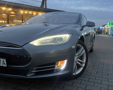 Серый Тесла Модель С, объемом двигателя 0 л и пробегом 180 тыс. км за 11700 $, фото 2 на Automoto.ua