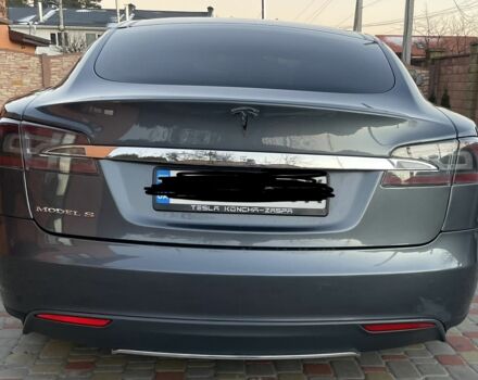 Серый Тесла Модель С, объемом двигателя 0 л и пробегом 136 тыс. км за 11300 $, фото 3 на Automoto.ua
