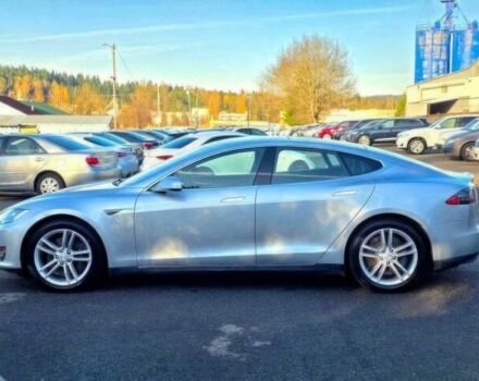 Серый Тесла Модель С, объемом двигателя 0 л и пробегом 82 тыс. км за 3700 $, фото 4 на Automoto.ua