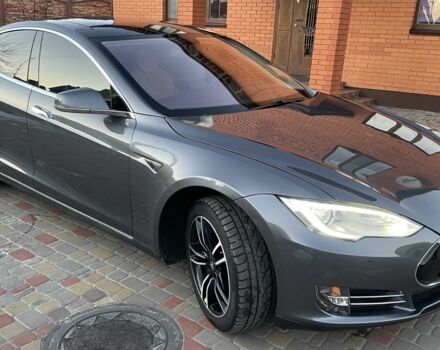 Серый Тесла Модель С, объемом двигателя 0 л и пробегом 136 тыс. км за 10999 $, фото 1 на Automoto.ua