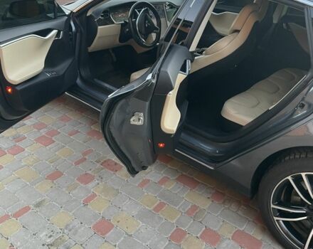 Серый Тесла Модель С, объемом двигателя 0 л и пробегом 136 тыс. км за 10999 $, фото 7 на Automoto.ua