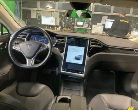 Серый Тесла Модель С, объемом двигателя 0 л и пробегом 166 тыс. км за 13500 $, фото 13 на Automoto.ua