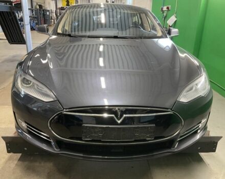 Серый Тесла Модель С, объемом двигателя 0 л и пробегом 166 тыс. км за 13500 $, фото 1 на Automoto.ua