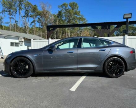 Серый Тесла Модель С, объемом двигателя 0 л и пробегом 77 тыс. км за 10900 $, фото 1 на Automoto.ua