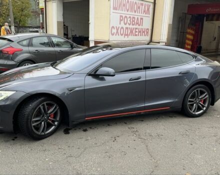 Серый Тесла Модель С, объемом двигателя 0 л и пробегом 93 тыс. км за 12900 $, фото 16 на Automoto.ua