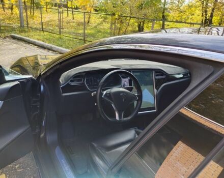 Серый Тесла Модель С, объемом двигателя 0 л и пробегом 107 тыс. км за 16600 $, фото 3 на Automoto.ua