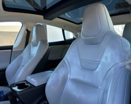 Серый Тесла Модель С, объемом двигателя 0 л и пробегом 77 тыс. км за 10900 $, фото 7 на Automoto.ua