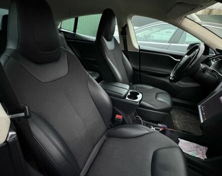 Серый Тесла Модель С, объемом двигателя 0 л и пробегом 236 тыс. км за 356 $, фото 1 на Automoto.ua