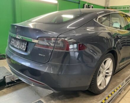 Серый Тесла Модель С, объемом двигателя 0 л и пробегом 166 тыс. км за 13500 $, фото 2 на Automoto.ua