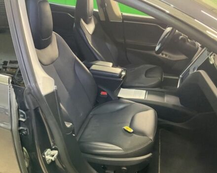 Серый Тесла Модель С, объемом двигателя 0 л и пробегом 166 тыс. км за 13500 $, фото 16 на Automoto.ua