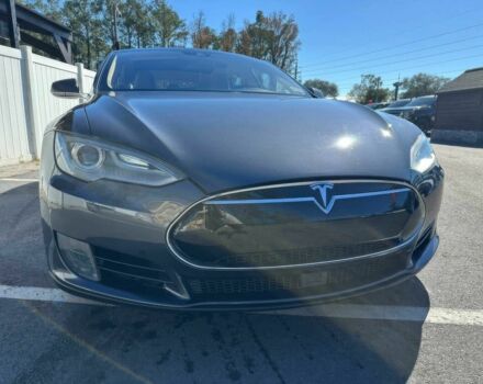 Серый Тесла Модель С, объемом двигателя 0 л и пробегом 77 тыс. км за 10900 $, фото 4 на Automoto.ua