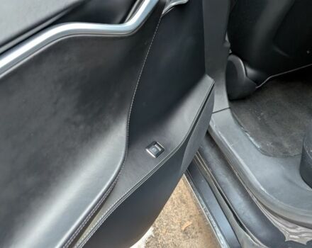 Серый Тесла Модель С, объемом двигателя 0 л и пробегом 150 тыс. км за 17200 $, фото 9 на Automoto.ua