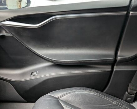 Серый Тесла Модель С, объемом двигателя 0 л и пробегом 150 тыс. км за 17200 $, фото 16 на Automoto.ua