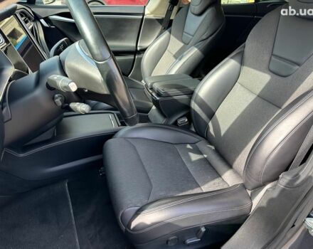 Серый Тесла Модель С, объемом двигателя 0 л и пробегом 50 тыс. км за 19230 $, фото 19 на Automoto.ua