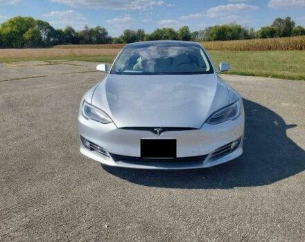 Серый Тесла Модель С, объемом двигателя 0 л и пробегом 90 тыс. км за 10000 $, фото 1 на Automoto.ua