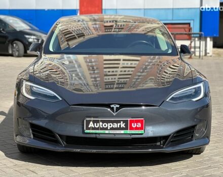 Серый Тесла Модель С, объемом двигателя 0 л и пробегом 50 тыс. км за 19230 $, фото 1 на Automoto.ua