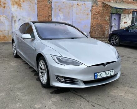 Серый Тесла Модель С, объемом двигателя 0 л и пробегом 124 тыс. км за 19900 $, фото 10 на Automoto.ua