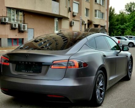 Серый Тесла Модель С, объемом двигателя 0 л и пробегом 105 тыс. км за 17500 $, фото 3 на Automoto.ua