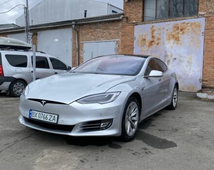 Серый Тесла Модель С, объемом двигателя 0 л и пробегом 124 тыс. км за 19900 $, фото 8 на Automoto.ua