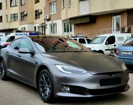 Серый Тесла Модель С, объемом двигателя 0 л и пробегом 105 тыс. км за 17500 $, фото 1 на Automoto.ua