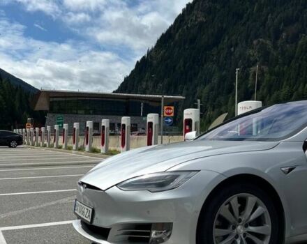 Серый Тесла Модель С, объемом двигателя 0 л и пробегом 124 тыс. км за 19900 $, фото 2 на Automoto.ua