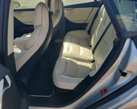 Серый Тесла Модель С, объемом двигателя 0 л и пробегом 90 тыс. км за 10000 $, фото 9 на Automoto.ua