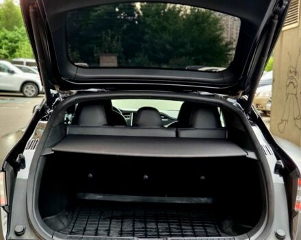 Серый Тесла Модель С, объемом двигателя 0 л и пробегом 105 тыс. км за 17500 $, фото 6 на Automoto.ua