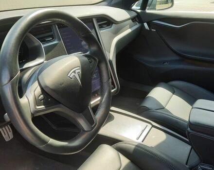 Серый Тесла Модель С, объемом двигателя 0 л и пробегом 77 тыс. км за 26700 $, фото 6 на Automoto.ua