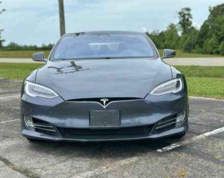 Серый Тесла Модель С, объемом двигателя 0 л и пробегом 100 тыс. км за 11000 $, фото 1 на Automoto.ua