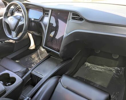 Серый Тесла Модель С, объемом двигателя 0 л и пробегом 31 тыс. км за 10000 $, фото 8 на Automoto.ua