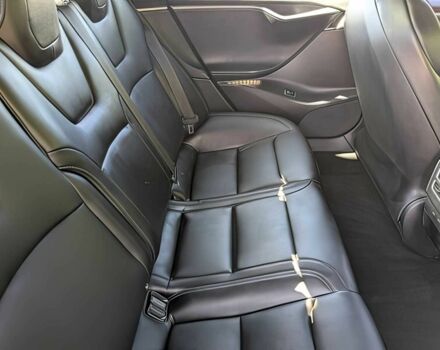 Серый Тесла Модель С, объемом двигателя 0 л и пробегом 31 тыс. км за 10000 $, фото 12 на Automoto.ua