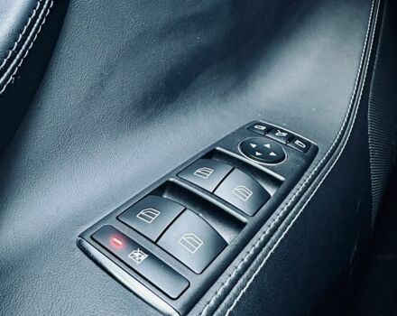 Серый Тесла Модель С, объемом двигателя 0 л и пробегом 52 тыс. км за 27999 $, фото 16 на Automoto.ua