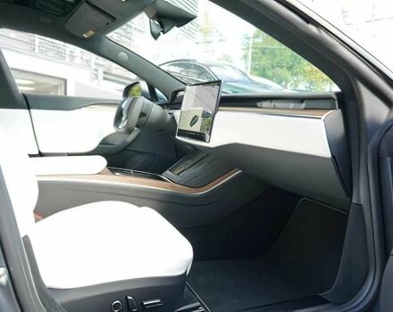 Серый Тесла Модель С, объемом двигателя 0 л и пробегом 17 тыс. км за 13400 $, фото 8 на Automoto.ua