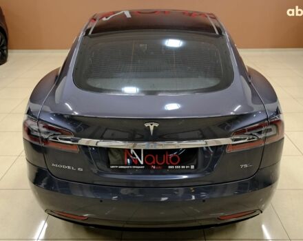 Серый Тесла Модель С, объемом двигателя 0 л и пробегом 128 тыс. км за 18500 $, фото 3 на Automoto.ua