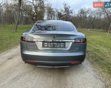 Серый Тесла Модель С, объемом двигателя 0 л и пробегом 198 тыс. км за 13700 $, фото 5 на Automoto.ua