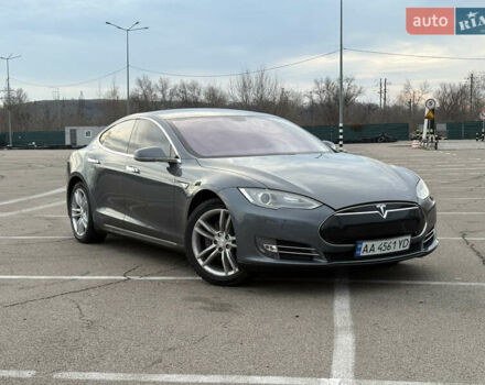 Сірий Тесла Модель С, об'ємом двигуна 0 л та пробігом 230 тис. км за 12500 $, фото 2 на Automoto.ua