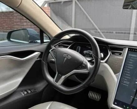 Серый Тесла Модель С, объемом двигателя 0 л и пробегом 97 тыс. км за 13563 $, фото 7 на Automoto.ua