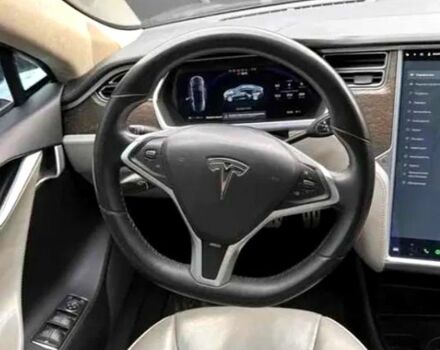Серый Тесла Модель С, объемом двигателя 0.35 л и пробегом 98 тыс. км за 13900 $, фото 7 на Automoto.ua