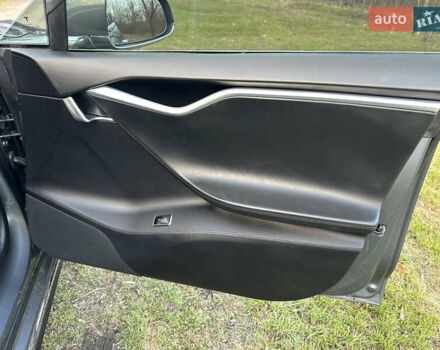 Серый Тесла Модель С, объемом двигателя 0 л и пробегом 198 тыс. км за 13700 $, фото 32 на Automoto.ua