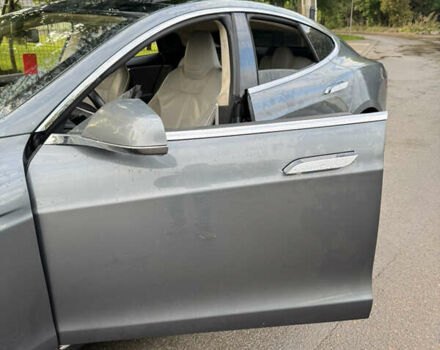 Серый Тесла Модель С, объемом двигателя 0 л и пробегом 242 тыс. км за 10999 $, фото 19 на Automoto.ua