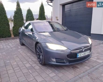 Тесла Модель С 2013 в Кицмане на Automoto.ua Серый Тесла Модель С, объемом двигателя 0 л и пробегом 318 тыс. км за 16300 $, фото 3 на Automoto.ua