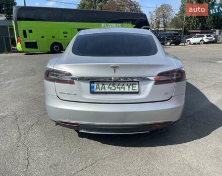 Серый Тесла Модель С, объемом двигателя 0 л и пробегом 170 тыс. км за 10900 $, фото 10 на Automoto.ua