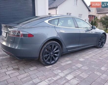 Тесла Модель С 2013 в Кицмане на Automoto.ua Серый Тесла Модель С, объемом двигателя 0 л и пробегом 318 тыс. км за 16300 $, фото 9 на Automoto.ua