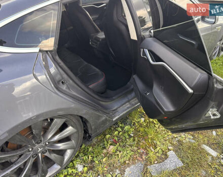 Серый Тесла Модель С, объемом двигателя 0 л и пробегом 128 тыс. км за 5500 $, фото 6 на Automoto.ua